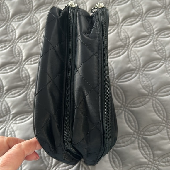 NWOT travel cosmetic bag - Picture 2 of 7